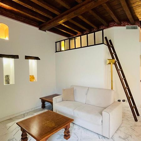 Charming Flat, Central And Close To Metro Милано Екстериор снимка